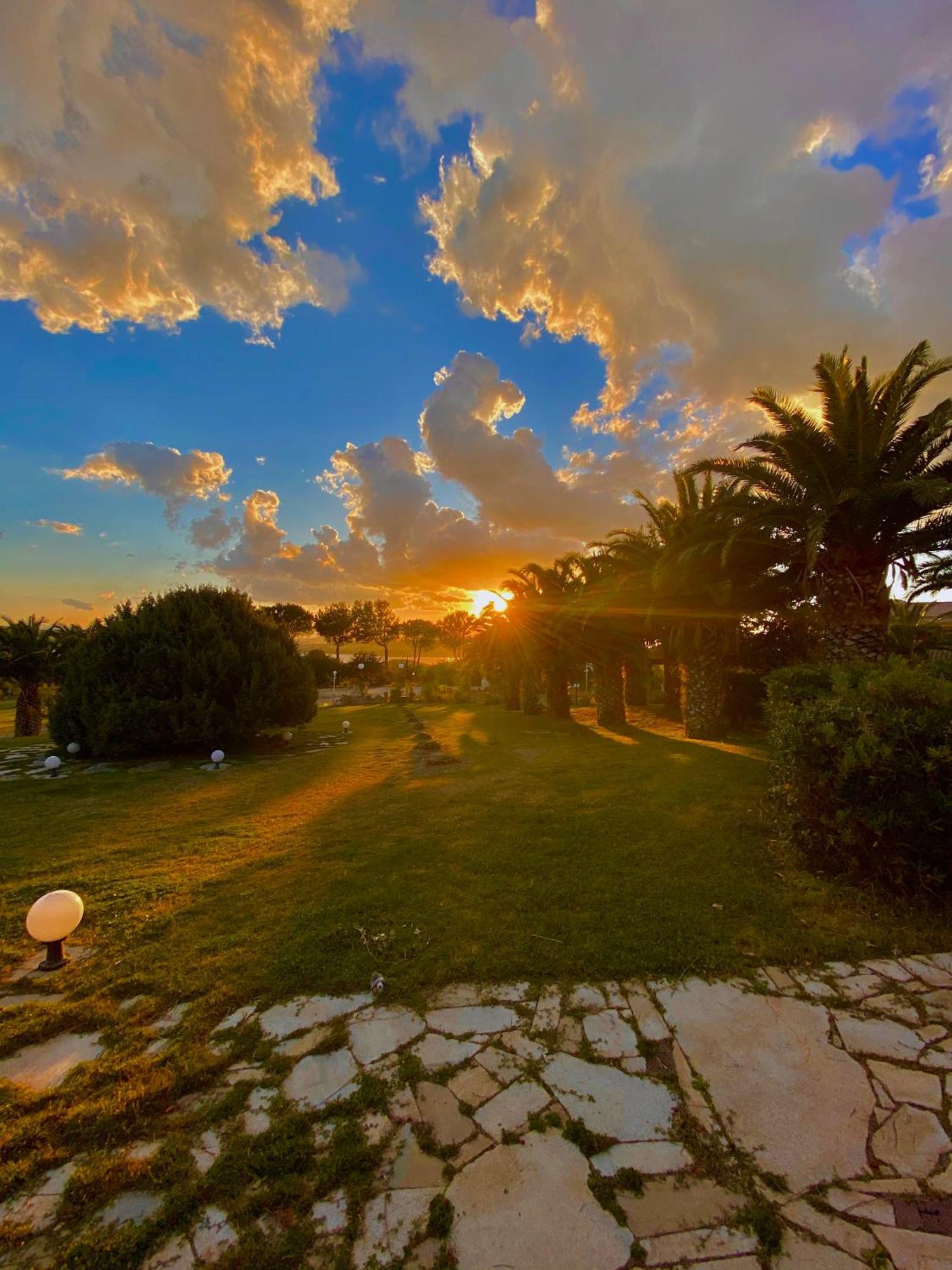 Hotel I Ginepri Quartucciu Exteriör bild