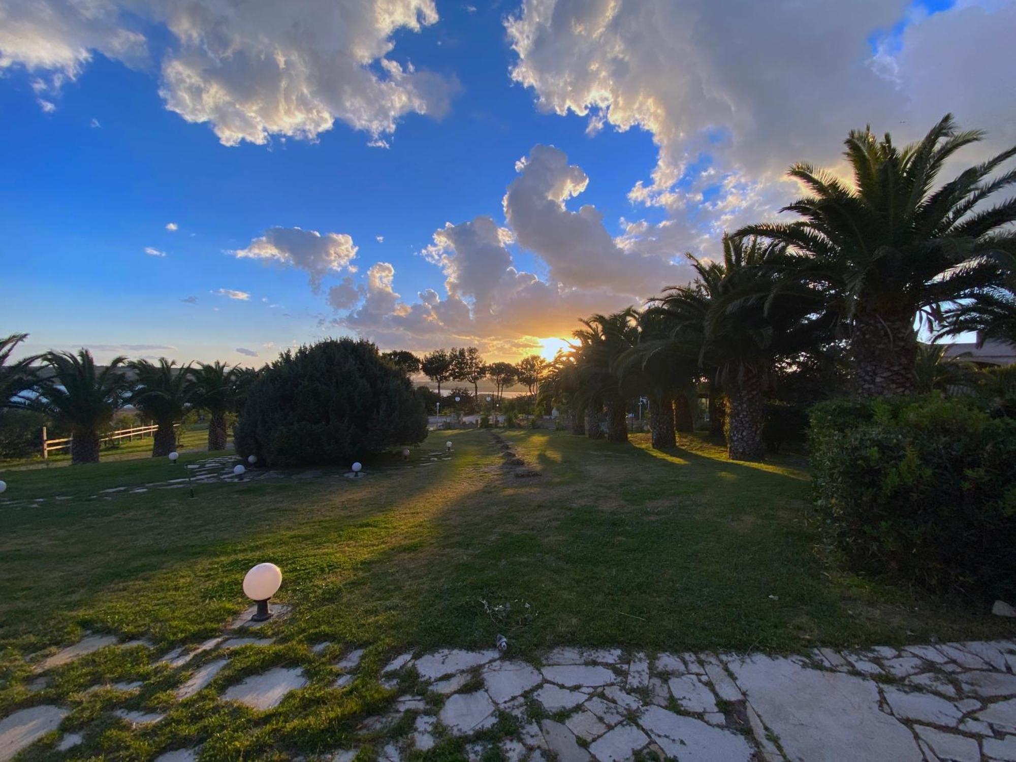 Hotel I Ginepri Quartucciu Exteriör bild