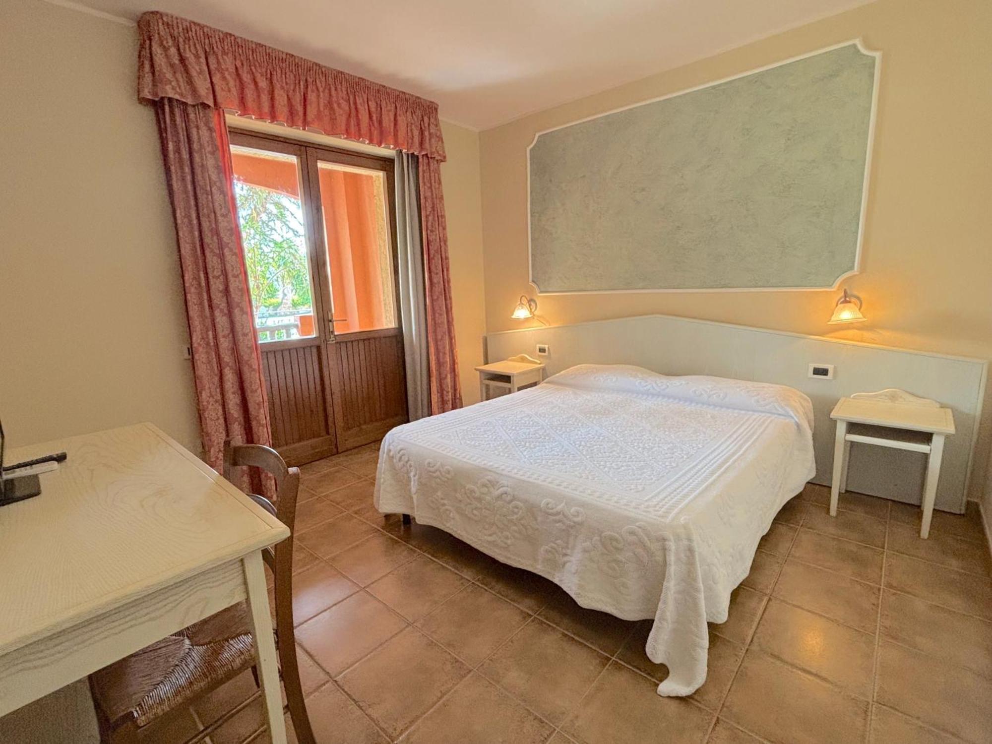 Hotel I Ginepri Quartucciu Exteriör bild