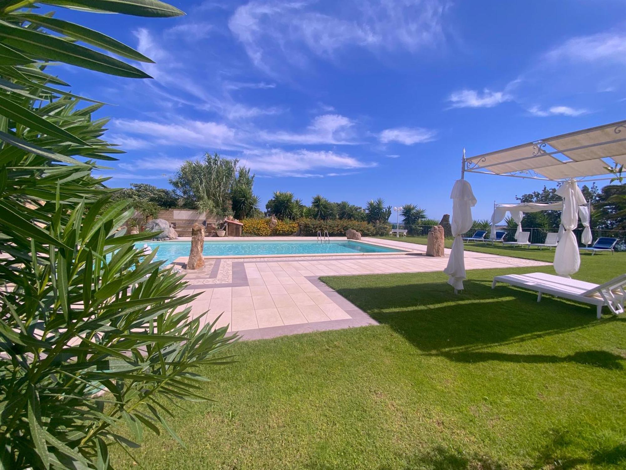 Hotel I Ginepri Quartucciu Exteriör bild